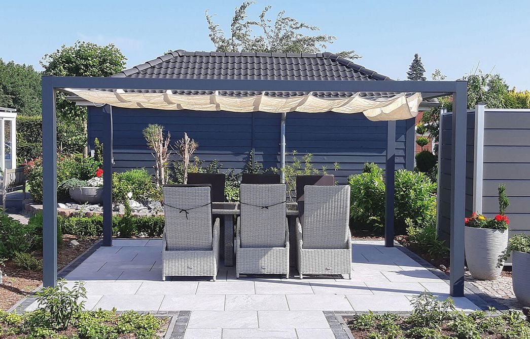 Pergola met harmonicadoek