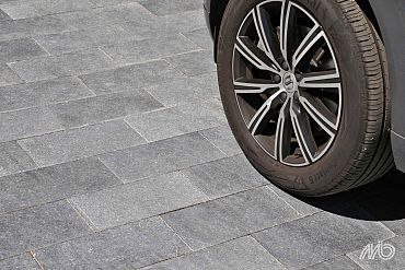 Paving Line Vietnamese Hardsteen 20x40x5 cm oppervlak Gezaagd