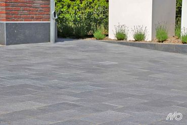 Paving Line Vietnamese Hardsteen 20x40x5 cm oppervlak Gezaagd