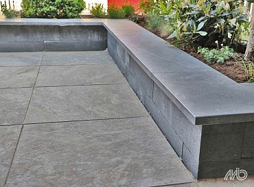 Vijverrand Spotted Bluestone binnenhoek zijkanten gezoet 30/30x15x3 cm Gezoet
