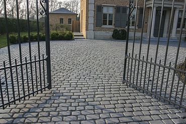 Courtstones Basalt 6cm