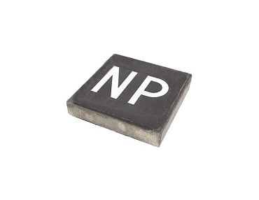 Verkeerstegel 30x30x6 cm met opdruk NP