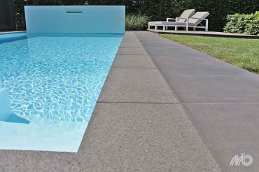 Zwembadrand Tibet Dark Grey Gezoet 60x30x5/2,5 cm