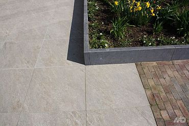 Opsluitband Spotted Bluestone 100x15x6 cm Geschuurd