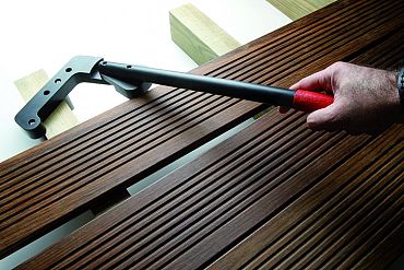 Cobra wrench montage hulp bij plaatsing vlonderdelen