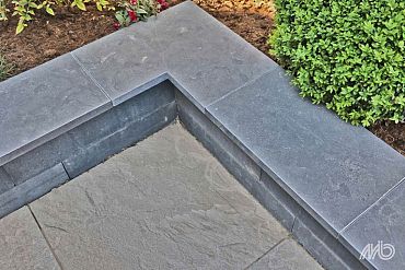 Vijverrand Spotted Bluestone recht 2 lange zijdes gezoet 100x25x3 cm Gezoet