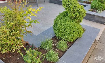 Vijverrand Spotted Bluestone binnenhoek zijkanten gezoet 30/30x15x3 cm Gezoet