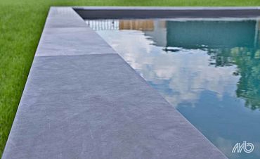 Vijverrand Vietnamese hardsteen recht 2 lange zijdes grof geschuurd 100x20x3 cm Grof geschuurd