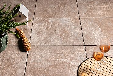 Trippel T 60x60x4 Bruin nuance