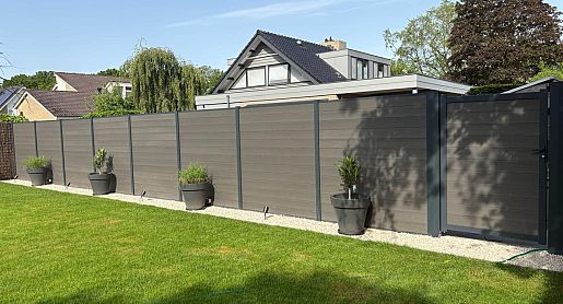 Composiet schutting met Fiberdeck Premium panelen