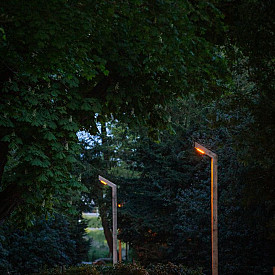 STRATO - 140x140x3300mm + 1000mm ingraven - Accoya - Amber - Kabel